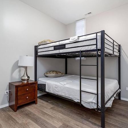 Suite 1 On Southport 4 Queen Beds Chicago Ngoại thất bức ảnh