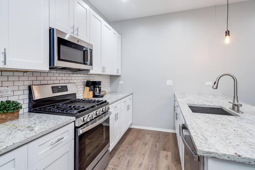 Suite 1 On Southport 4 Queen Beds Chicago Ngoại thất bức ảnh