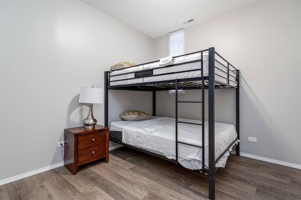 Suite 1 On Southport 4 Queen Beds Chicago Ngoại thất bức ảnh